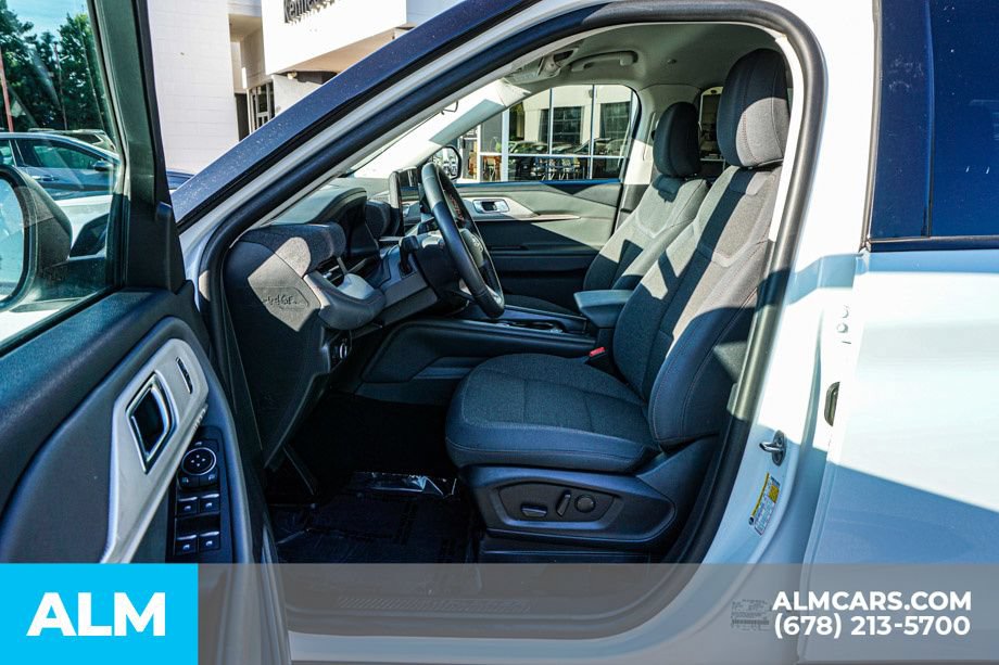 Used 2025 Ford Explorer Active RWD image 18