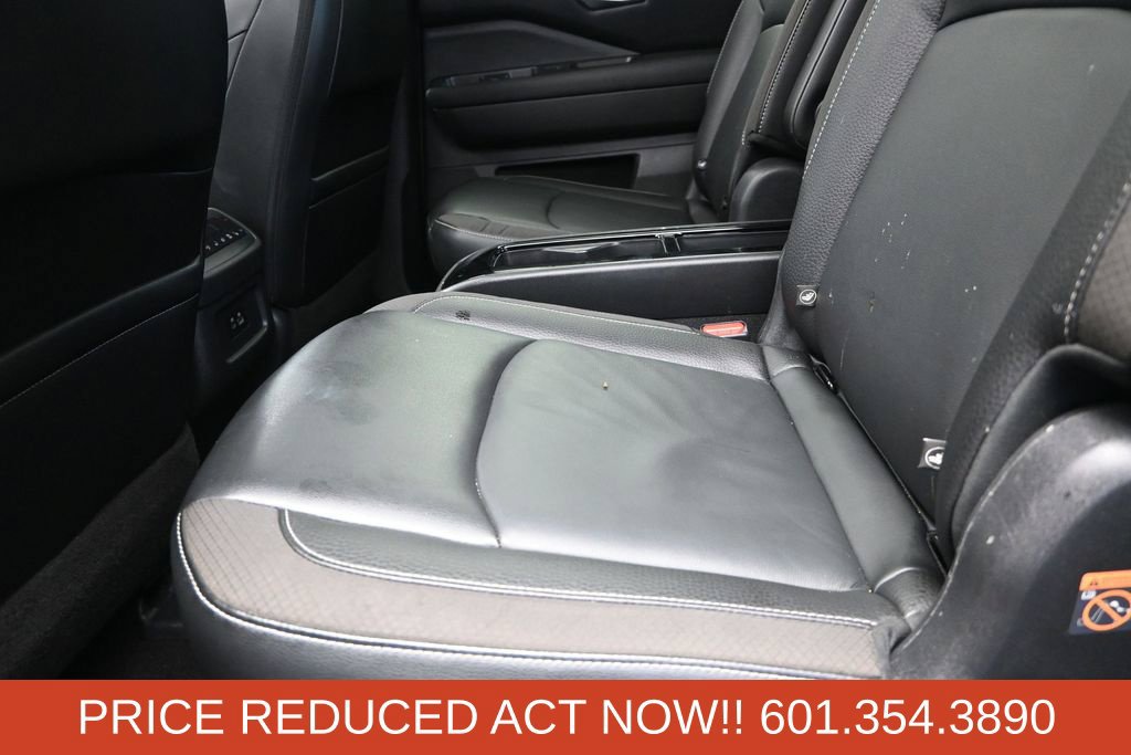 Used 2023 Nissan Pathfinder SL w/ SL Premium Package FWD image 16