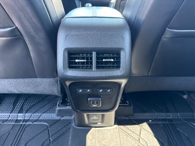 Used 2021 Chevrolet Equinox Premier AWD/4WD image 23