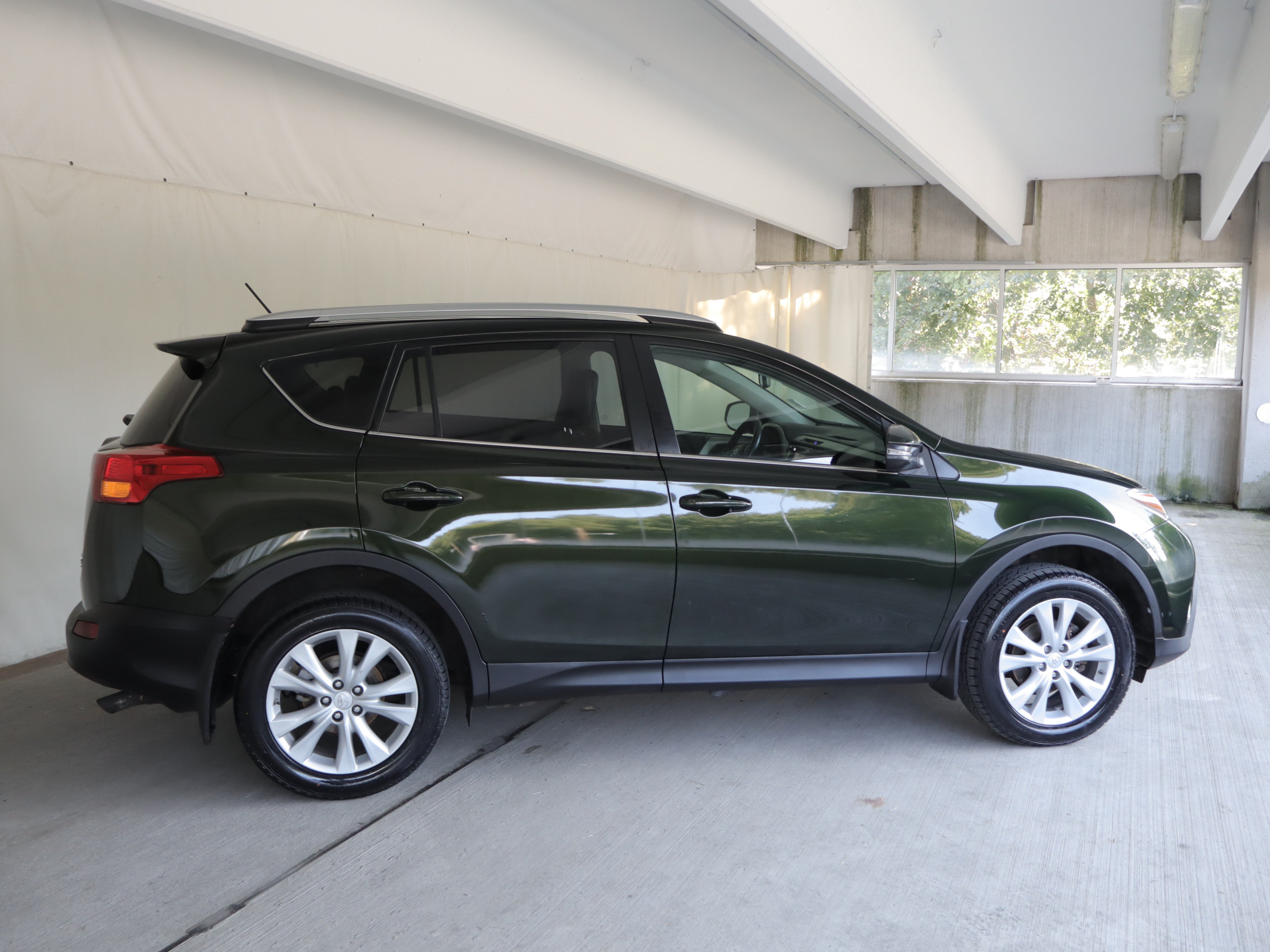 Used 2013 Toyota RAV4 Limited AWD/4WD image 6
