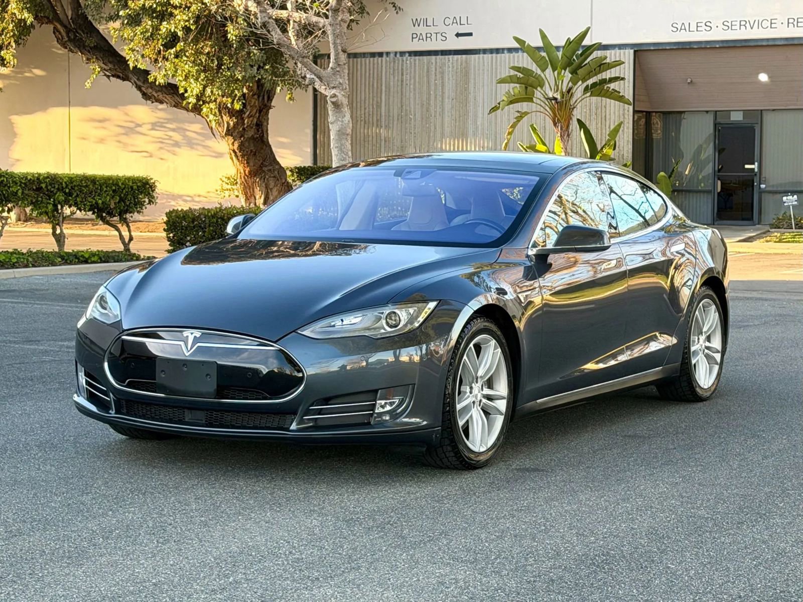 Used 2015 Tesla Model S 85 image 8