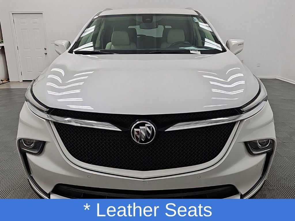 Used 2023 Buick Enclave Essence w/ Sport Touring Edition FWD image 5