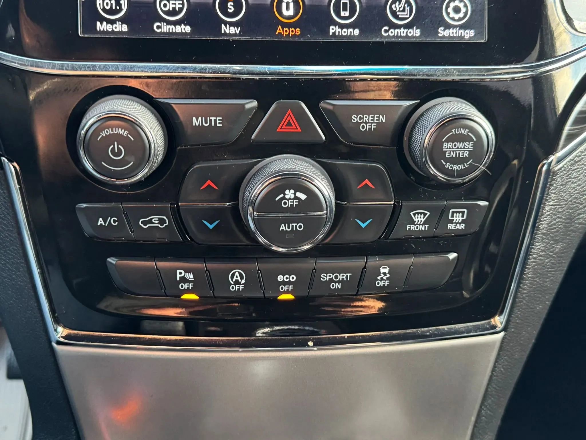 Used 2021 Jeep Grand Cherokee Limited image 24