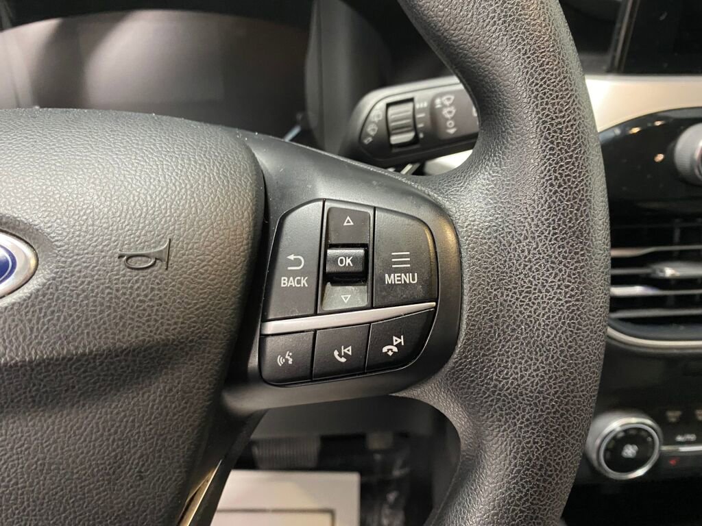 Used 2020 Ford Escape SE image 15