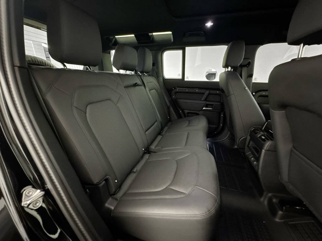 Certified 2025 Land Rover Defender 110 S AWD/4WD image 28