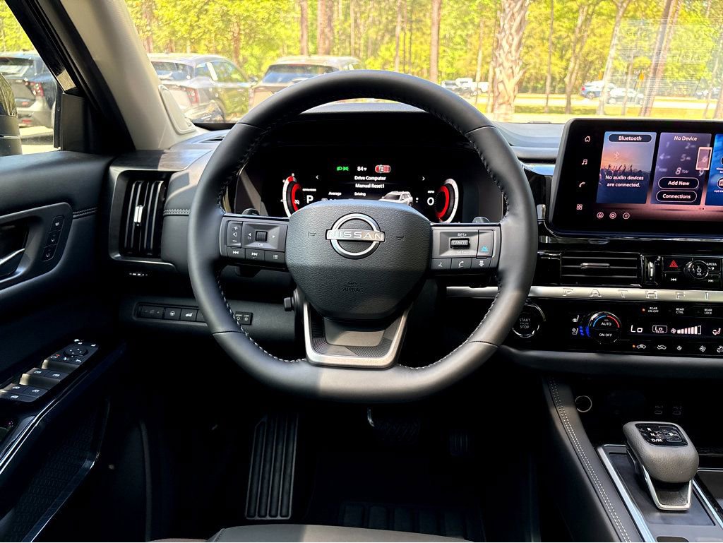 New 2026 Nissan Pathfinder Platinum FWD image 13