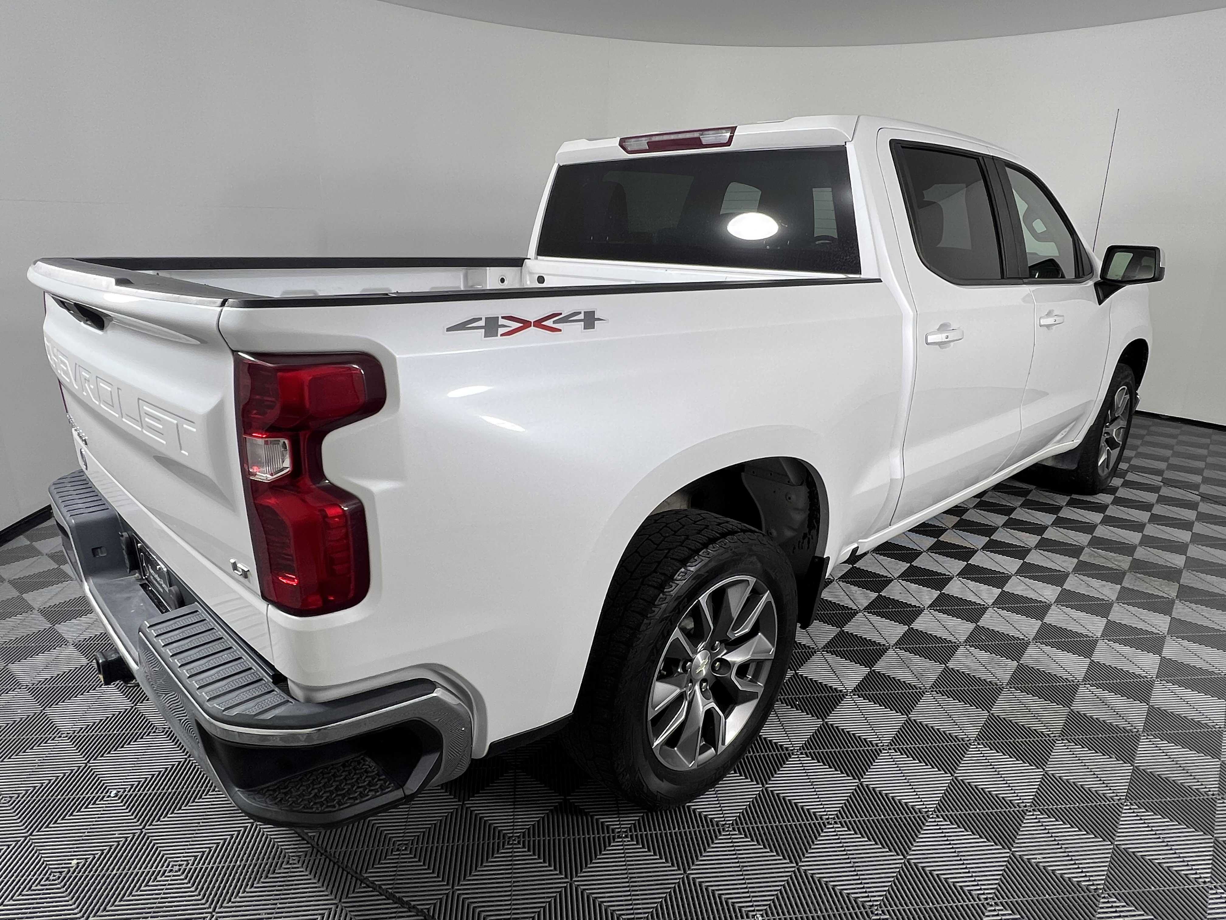 Used 2019 Chevrolet Silverado 1500 LT w/ All-Star Edition AWD/4WD image 13