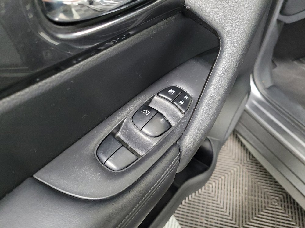 Used 2018 Nissan Rogue SV w/ Premium Package image 27