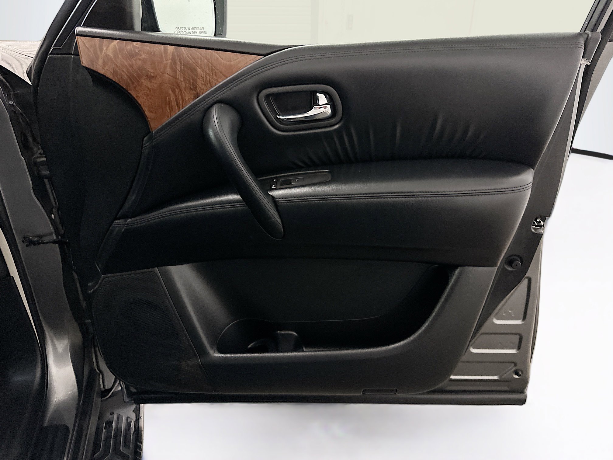 Used 2024 Nissan Armada SL image 36