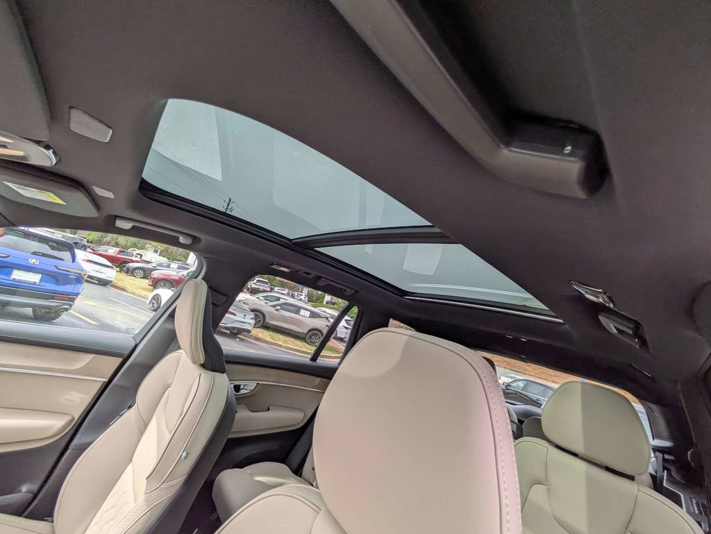 New 2026 Volvo XC90 B6 Ultra w/ Protection Package AWD/4WD image 23