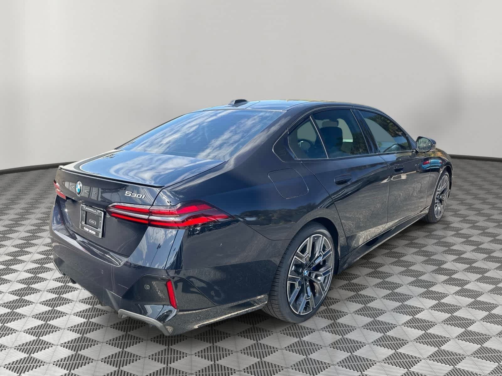 New 2026 BMW 530i w/ M Sport Package RWD image 3