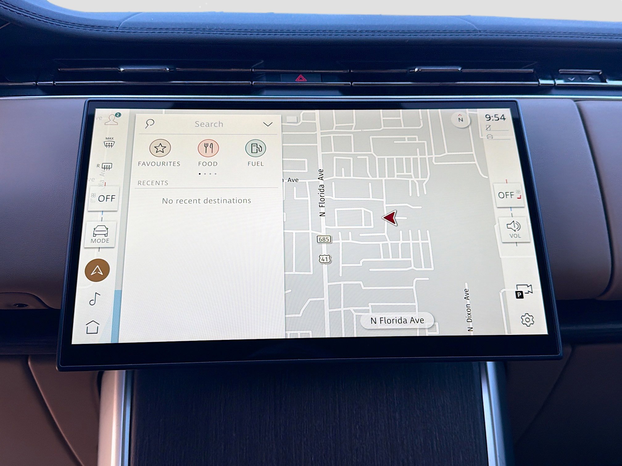 Used 2025 Land Rover Range Rover SE image 31