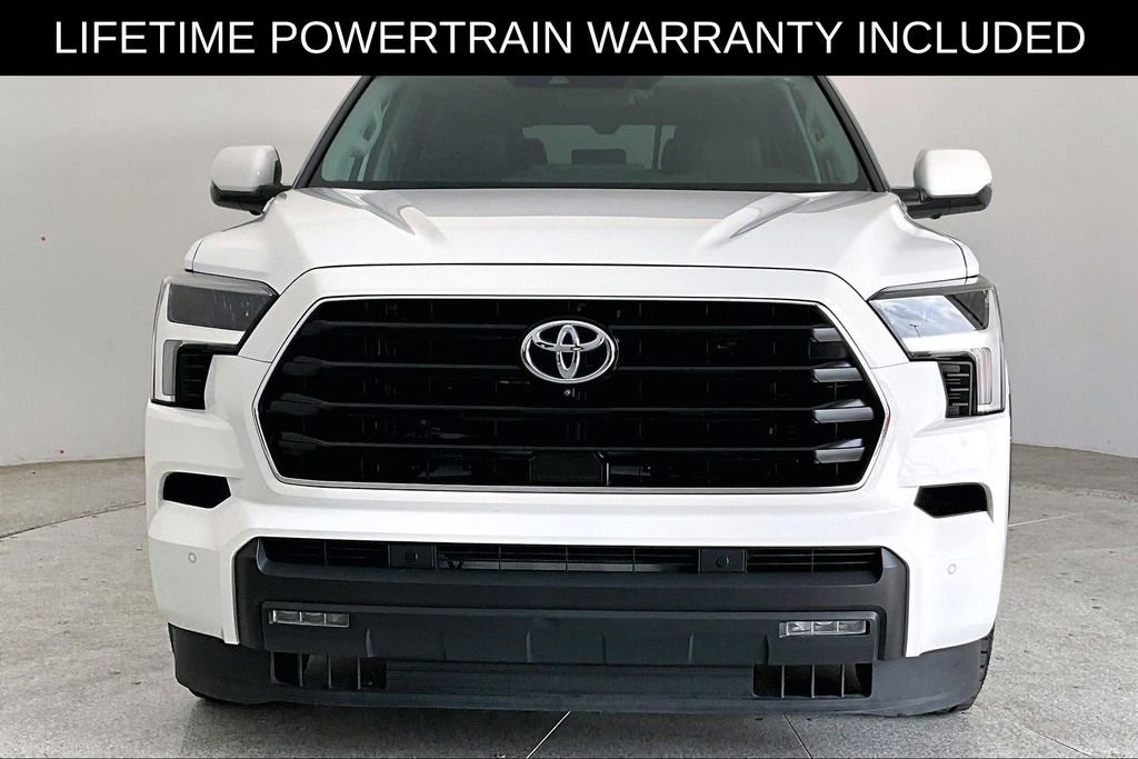Used 2023 Toyota Sequoia SR5 w/ SR5 Premium Package AWD/4WD image 5