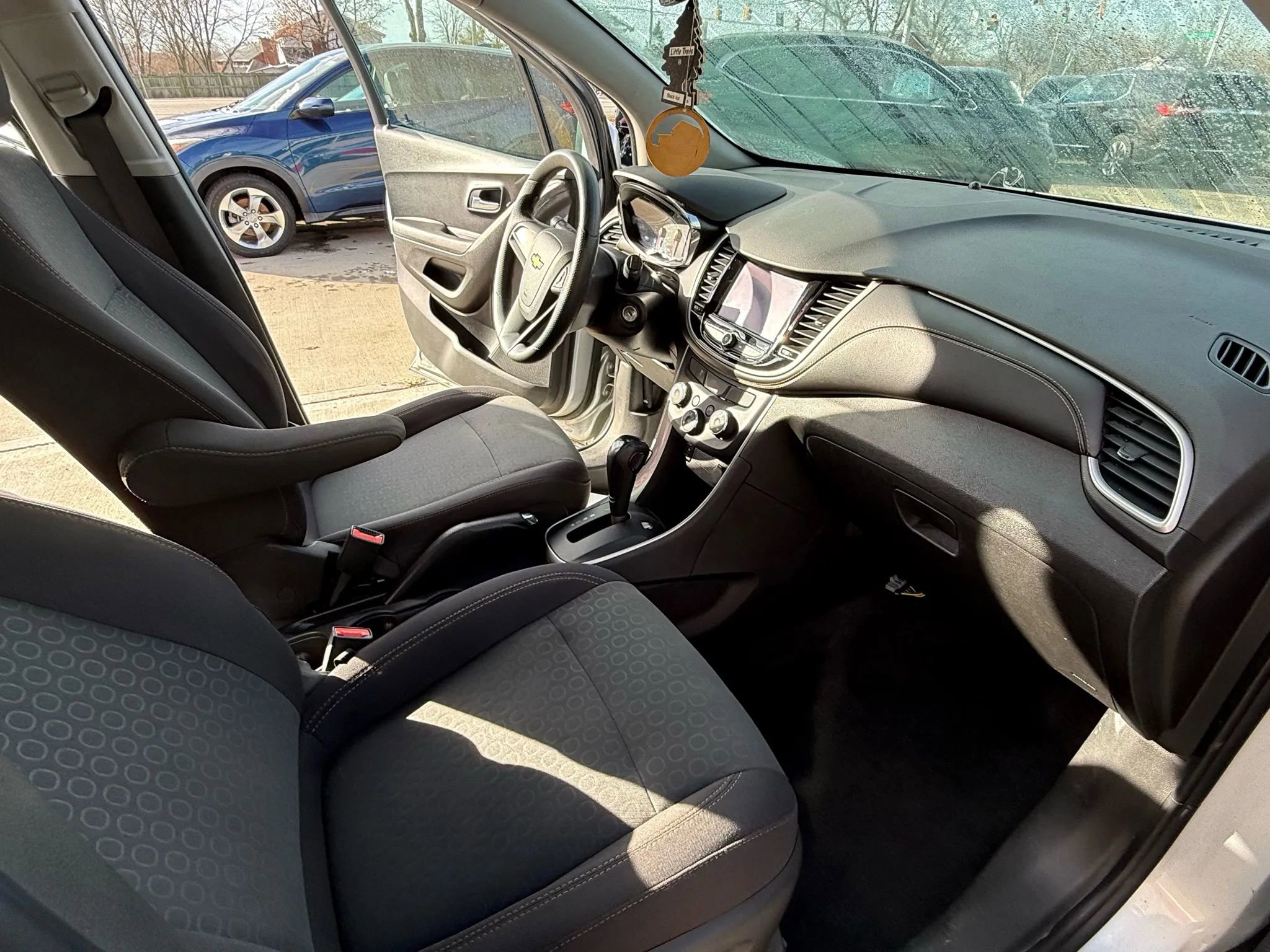 Used 2020 Chevrolet Trax LS image 12