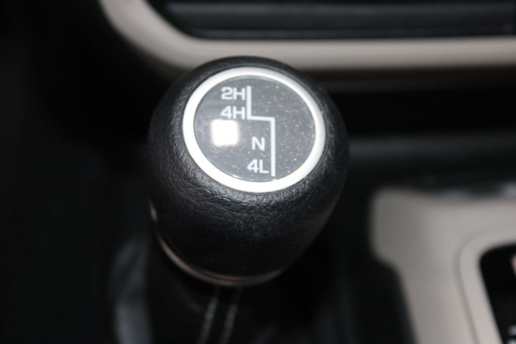 Used 2022 Jeep Gladiator Overland w/ Cold Weather Group AWD/4WD image 31