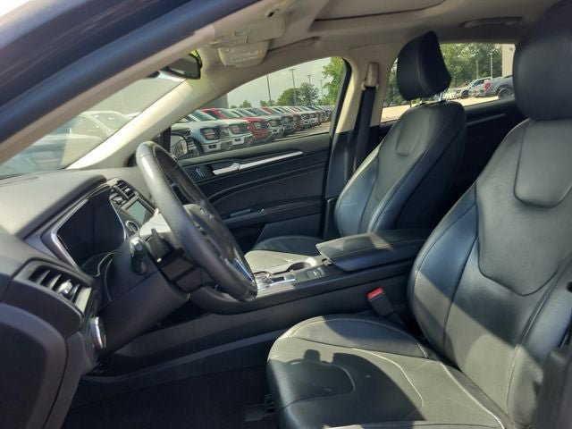Used 2020 Ford Fusion Titanium FWD image 8