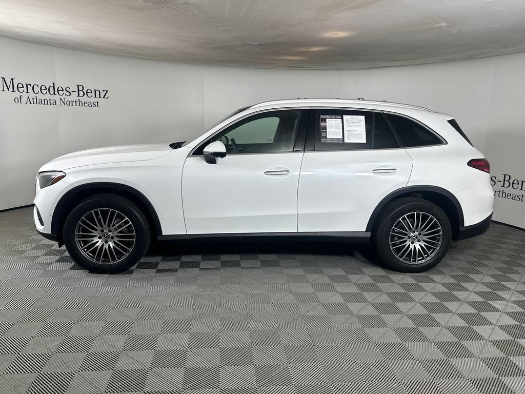 Used 2026 Mercedes-Benz GLC 300 image 4