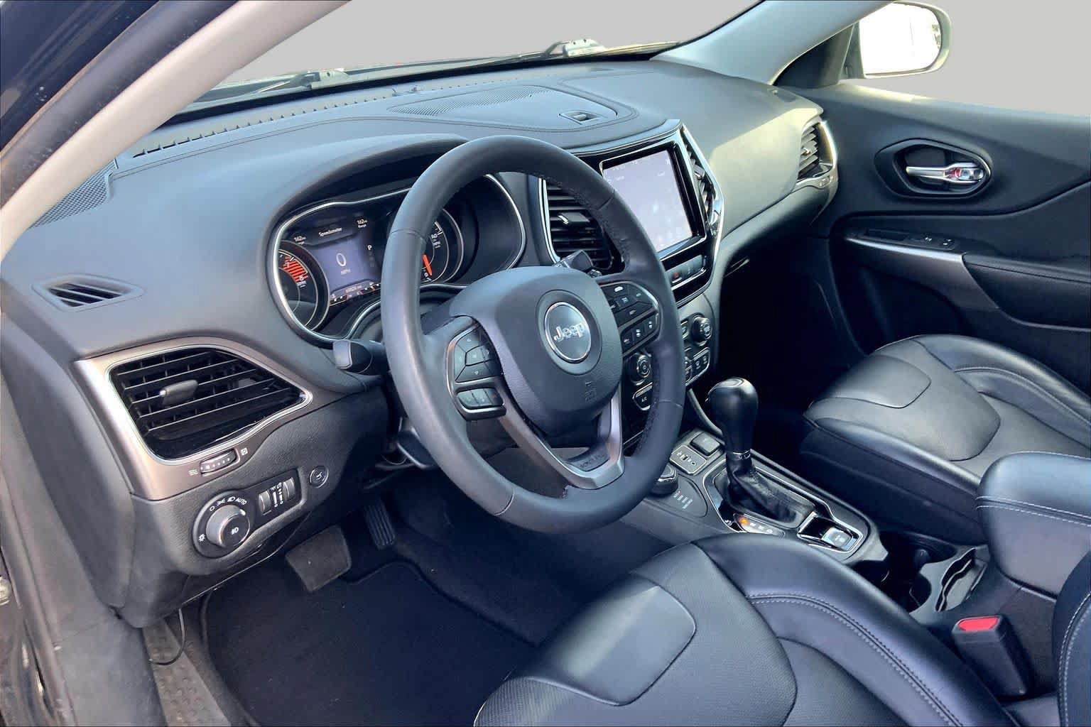 Used 2022 Jeep Cherokee Limited AWD/4WD image 18