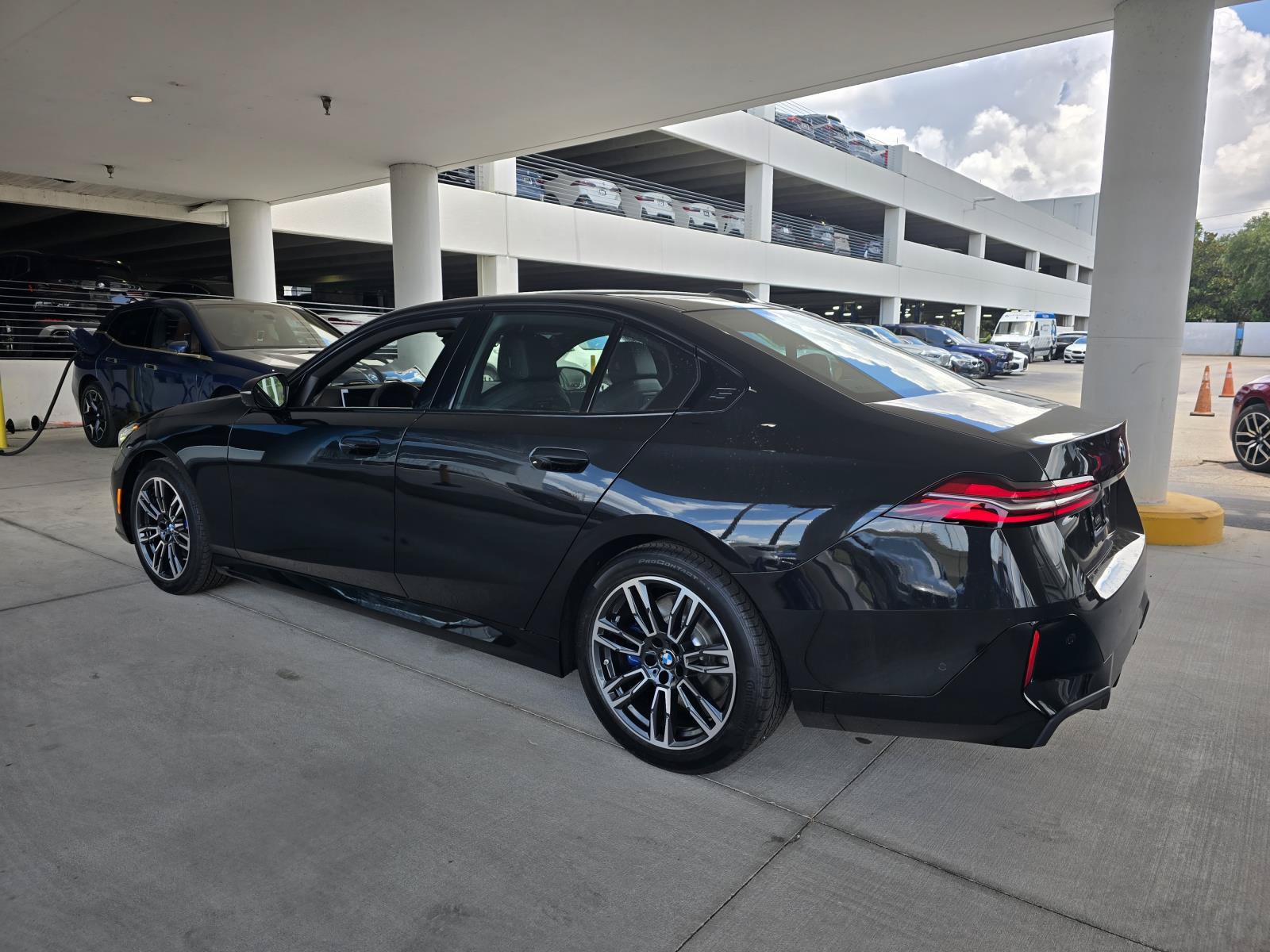 New 2027 BMW 530i w/ M Sport Package RWD image 4