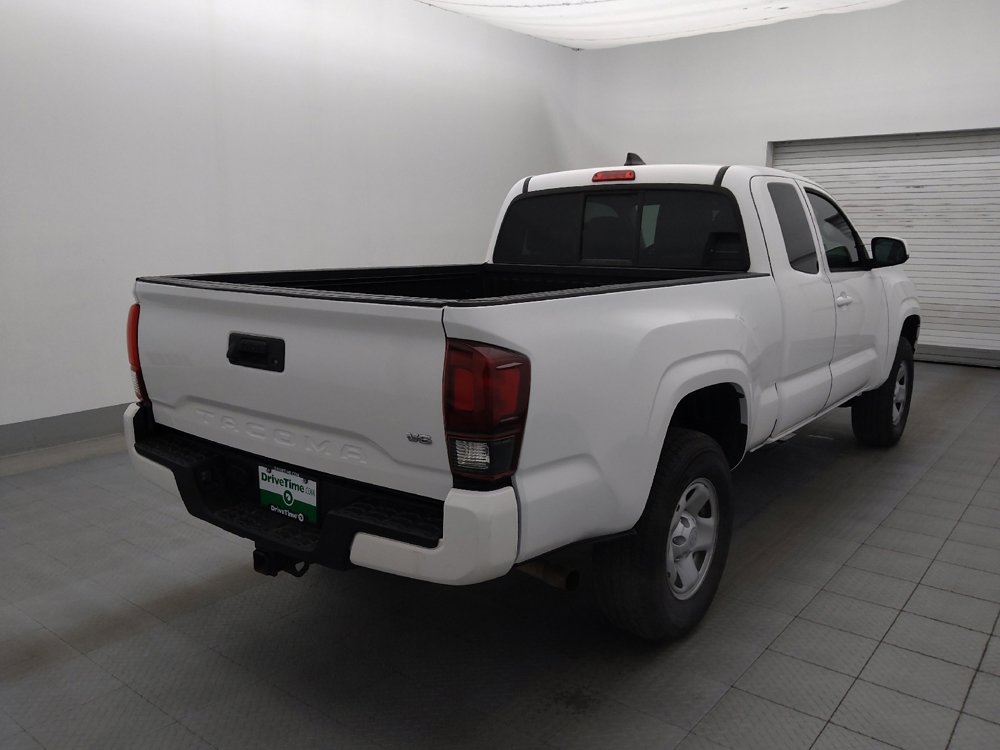 Used 2020 Toyota Tacoma SR image 9
