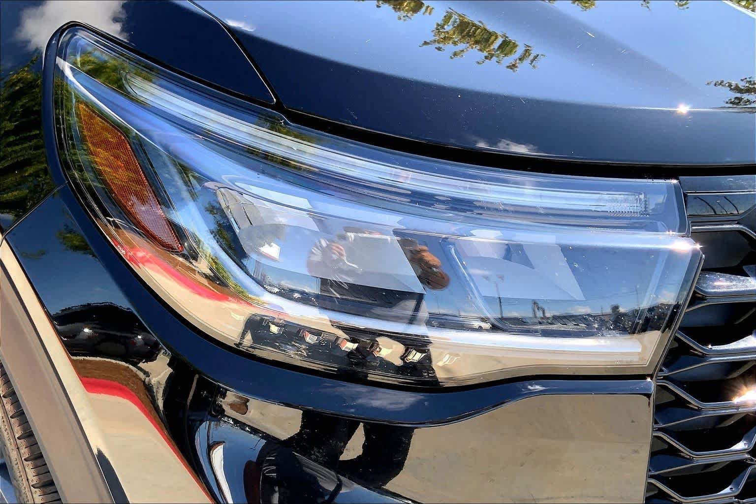 Used 2025 Ford Explorer ST AWD/4WD image 27