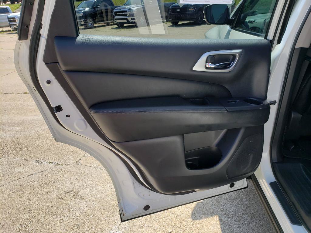 Used 2018 Nissan Pathfinder SL AWD/4WD image 15
