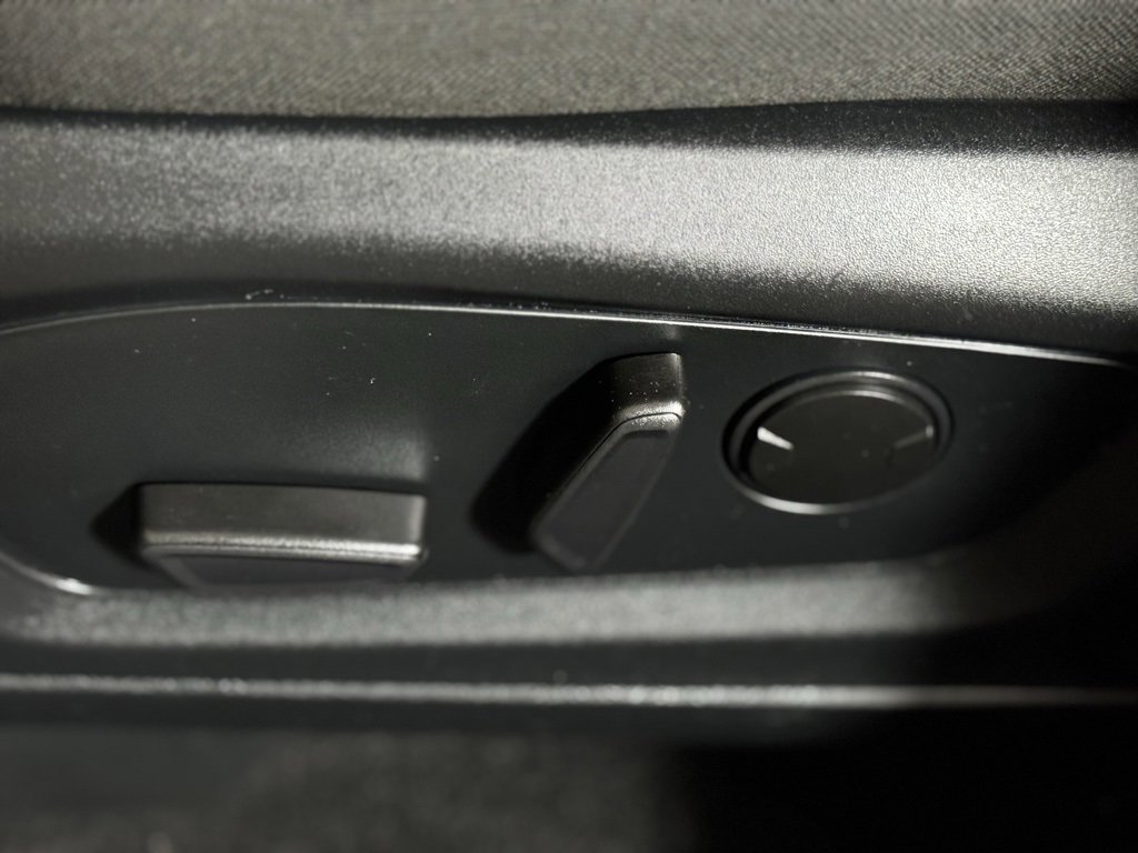 Used 2023 Ford Explorer XLT image 17