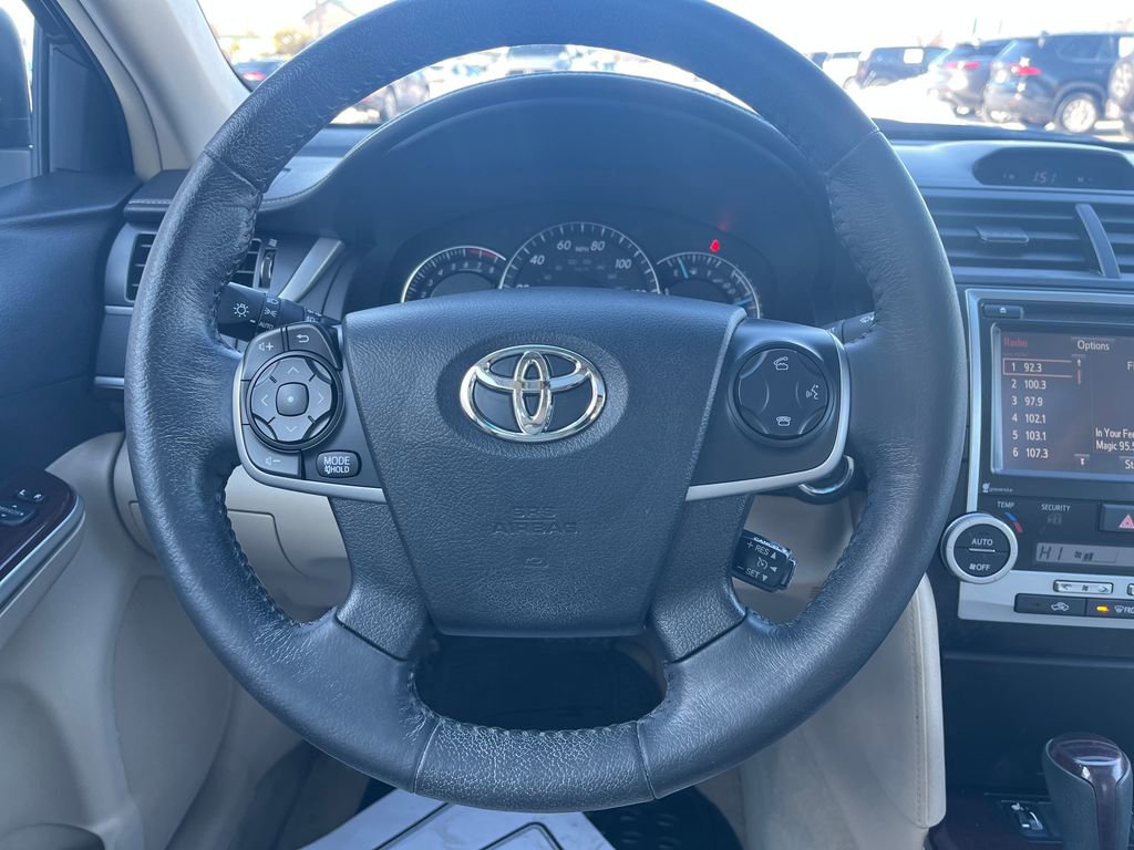 Used 2014 Toyota Camry XLE image 15