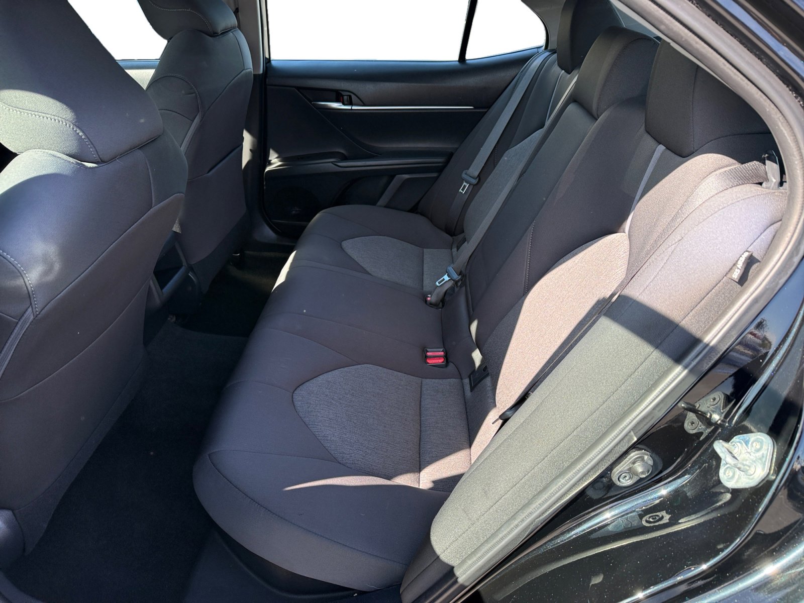 Used 2021 Toyota Camry LE FWD image 16