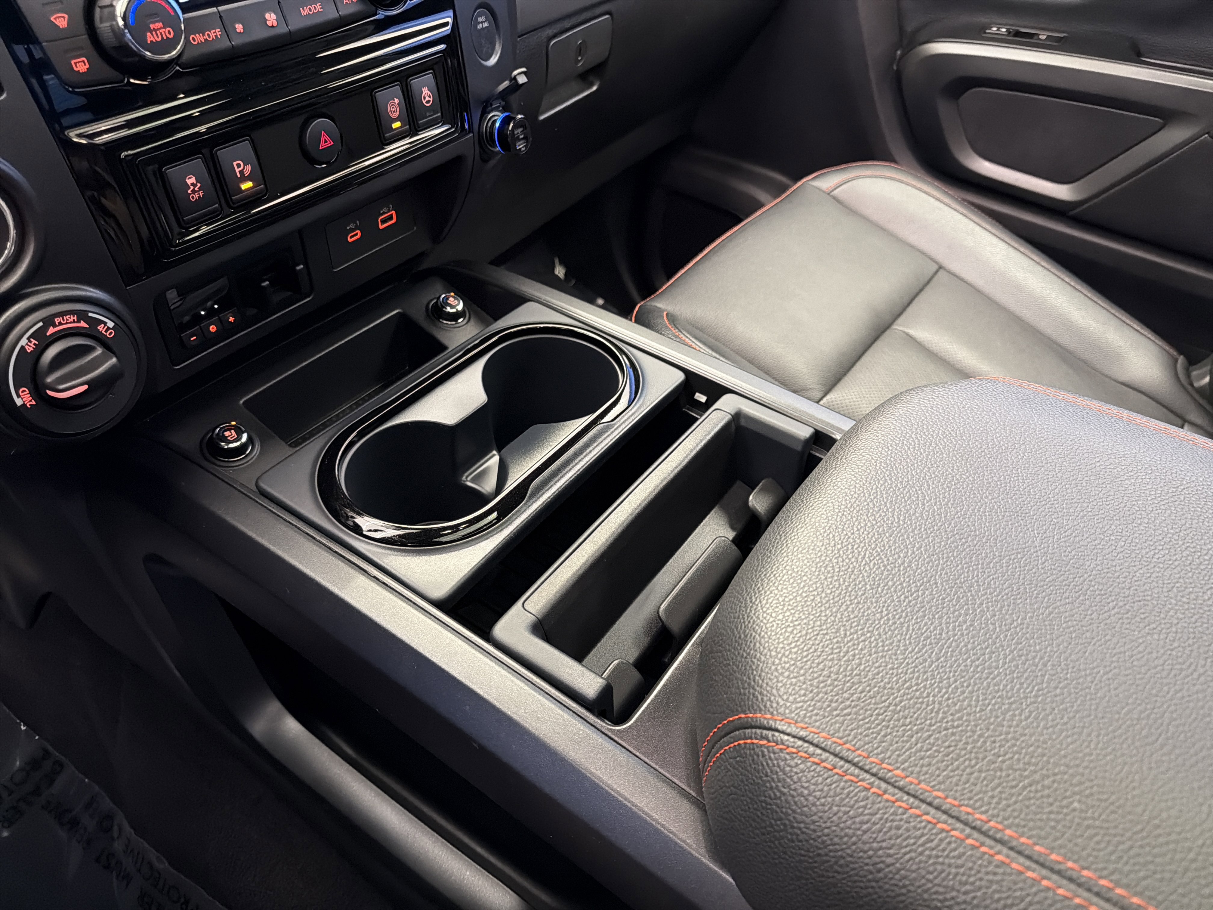 Used 2023 Nissan Titan PRO-4X w/ Pro-4x Convenience Package image 26