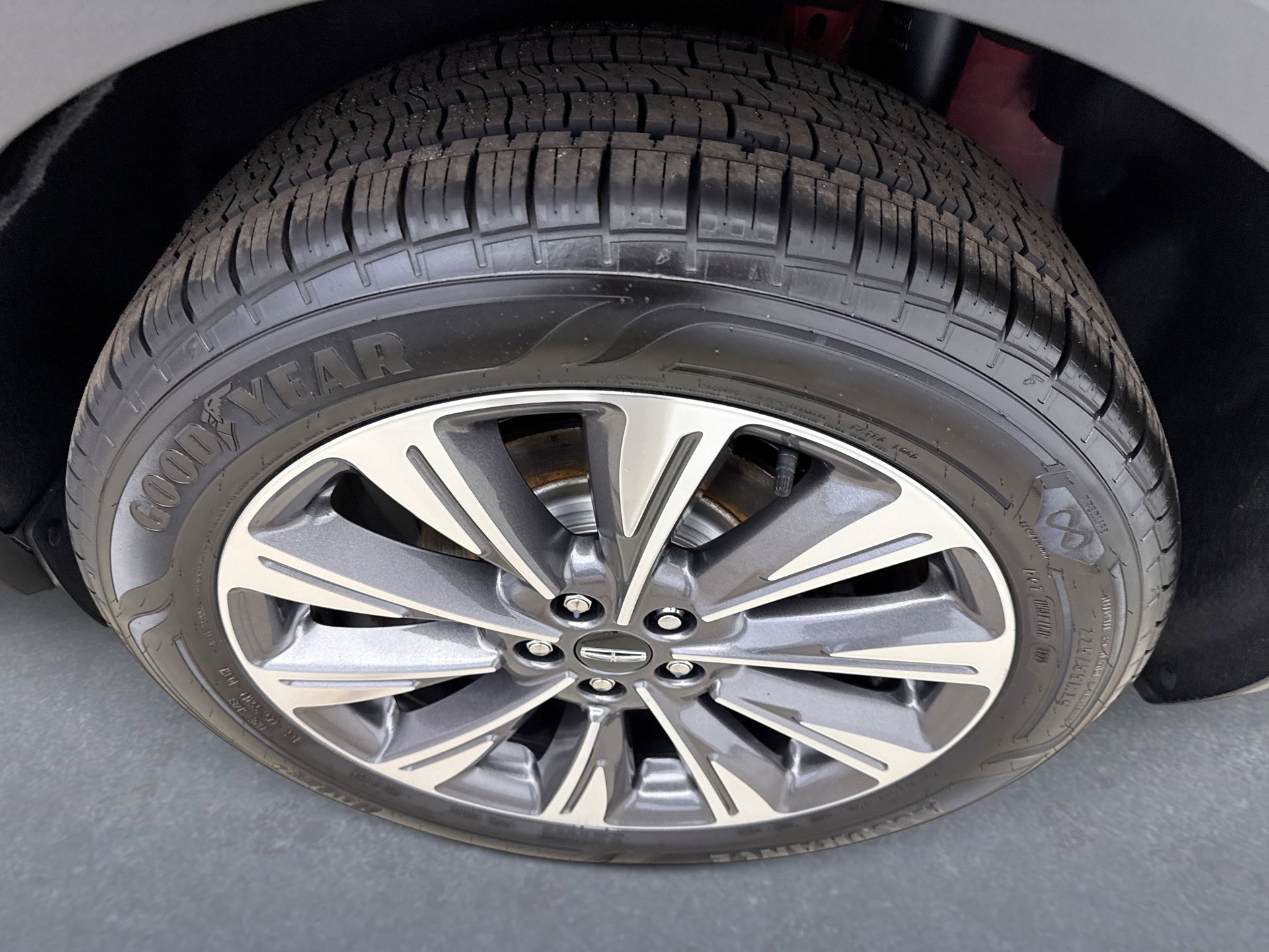 Used 2022 Lincoln Corsair Reserve w/ Equipment Group 201A image 21