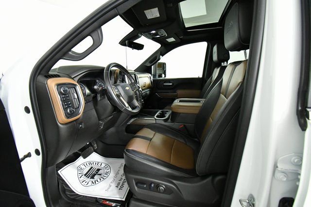 Used 2022 Chevrolet Silverado 3500 High Country w/ Technology Package image 5