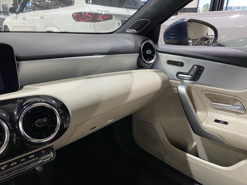 Used 2019 Mercedes-Benz A 220 image 4