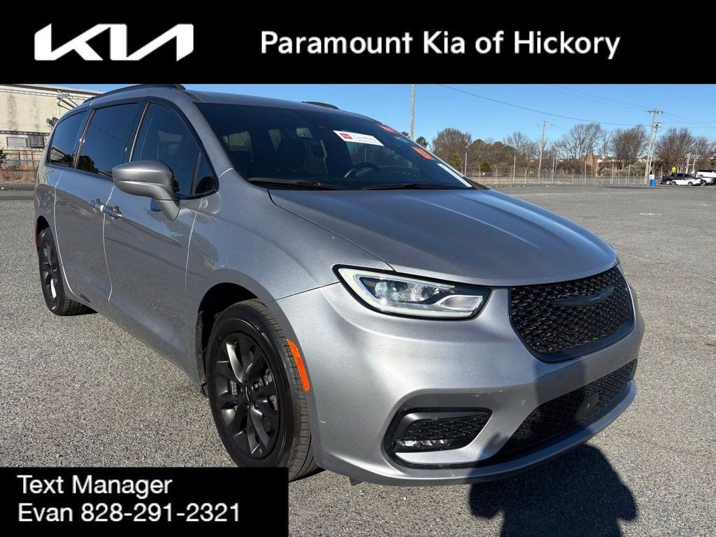 Used 2021 Chrysler Pacifica Touring-L w/ S Appearance Package image 1