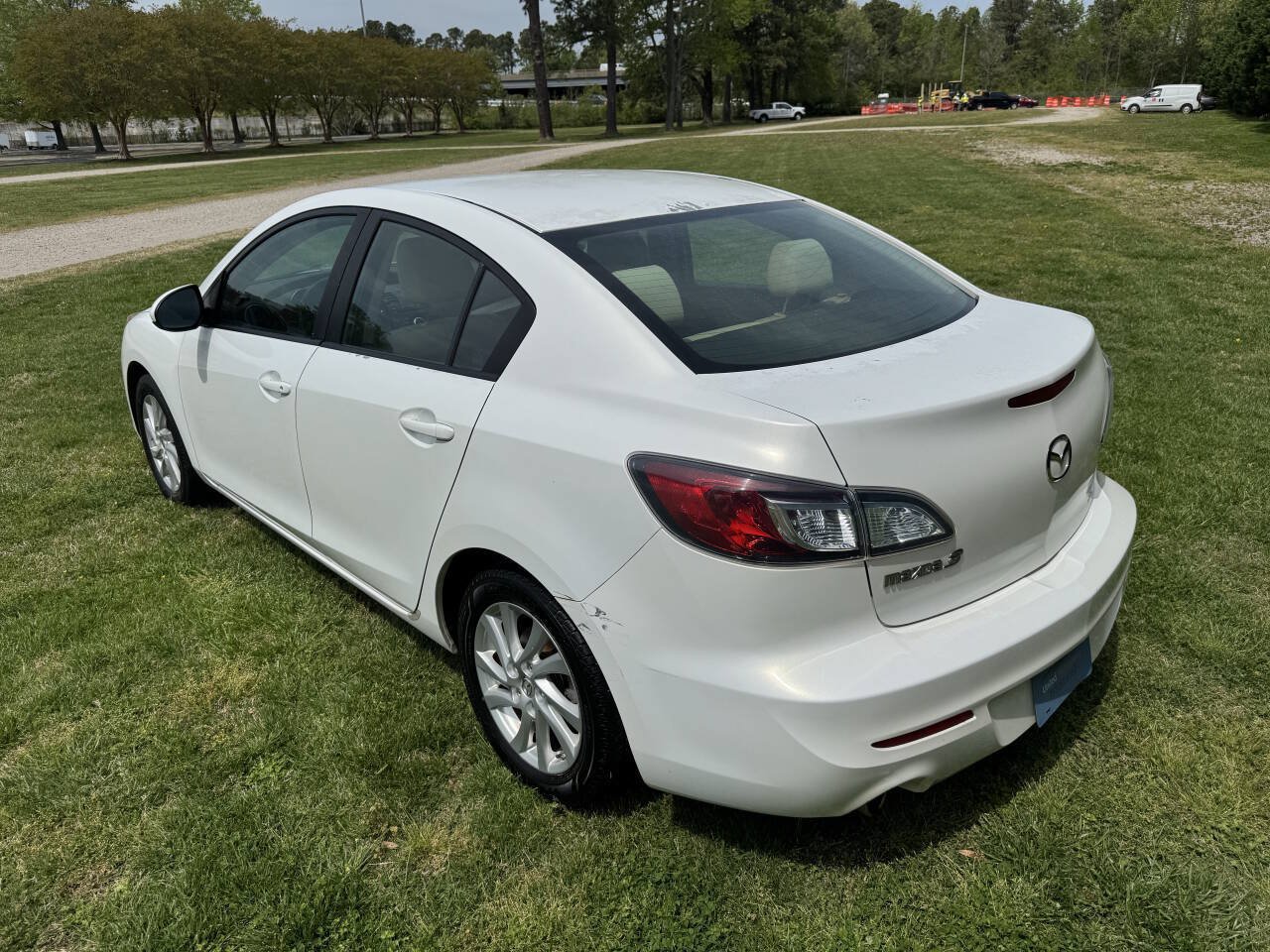 Used 2012 MAZDA MAZDA3 i Touring FWD image 12