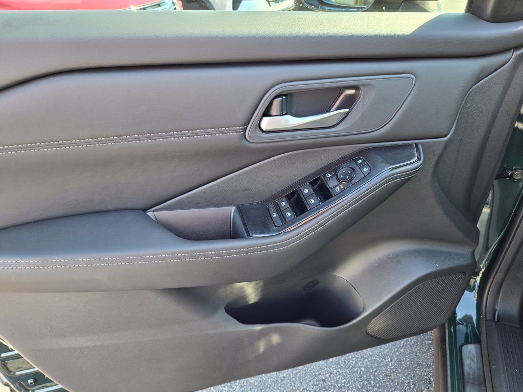 New 2027 Nissan Rogue Dark Armor FWD image 16