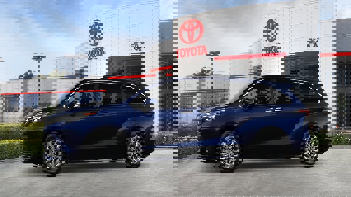 New 2026 Toyota Sienna XLE image 3