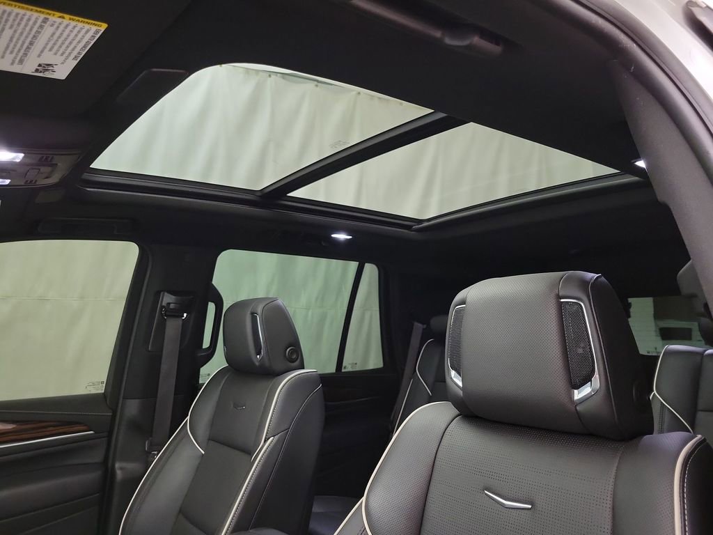 Used 2023 Cadillac Escalade Premium Luxury w/ LPO, Floor Liner Package AWD/4WD image 9