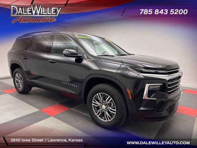 Used 2026 Chevrolet Traverse LT AWD/4WD image 1