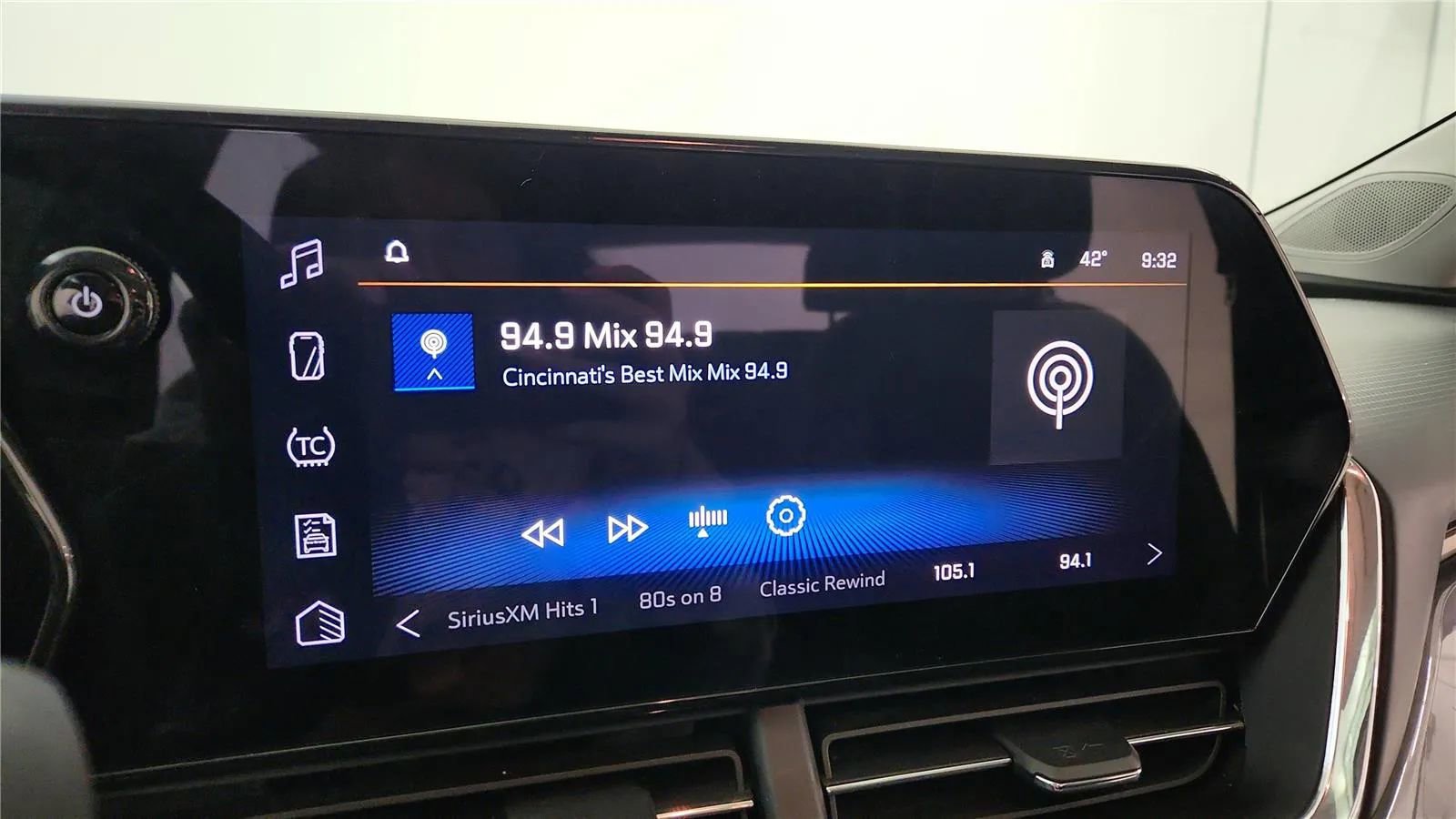 Used 2025 Chevrolet Trax ACTIV w/ Sunroof Package image 29