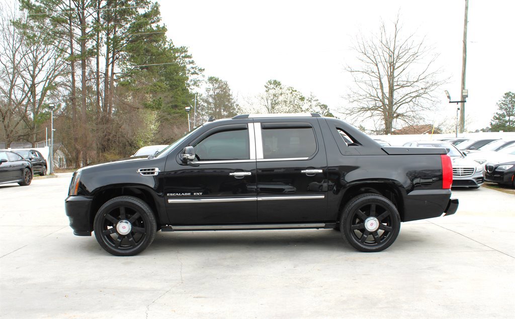 Used 2007 Cadillac Escalade EXT w/ Information Package image 4