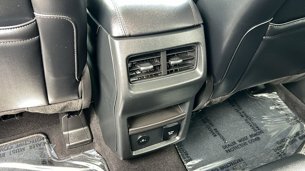 Certified 2023 Ford Edge SEL w/ Convenience Package AWD/4WD image 10