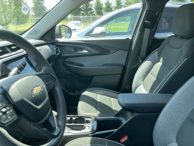 Used 2023 Chevrolet TrailBlazer LT w/ Convenience Package FWD image 3