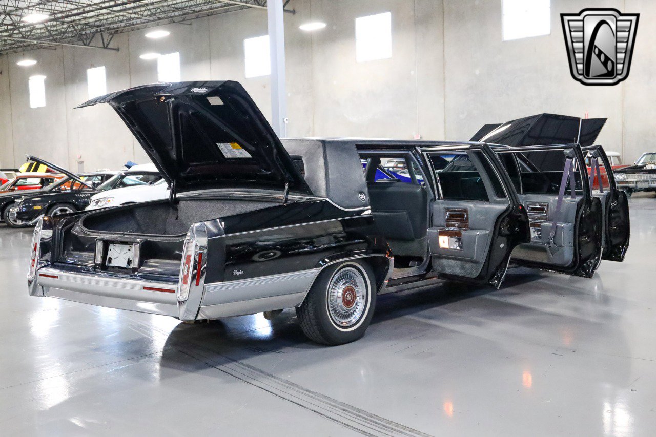 Used 1992 Cadillac Brougham image 11