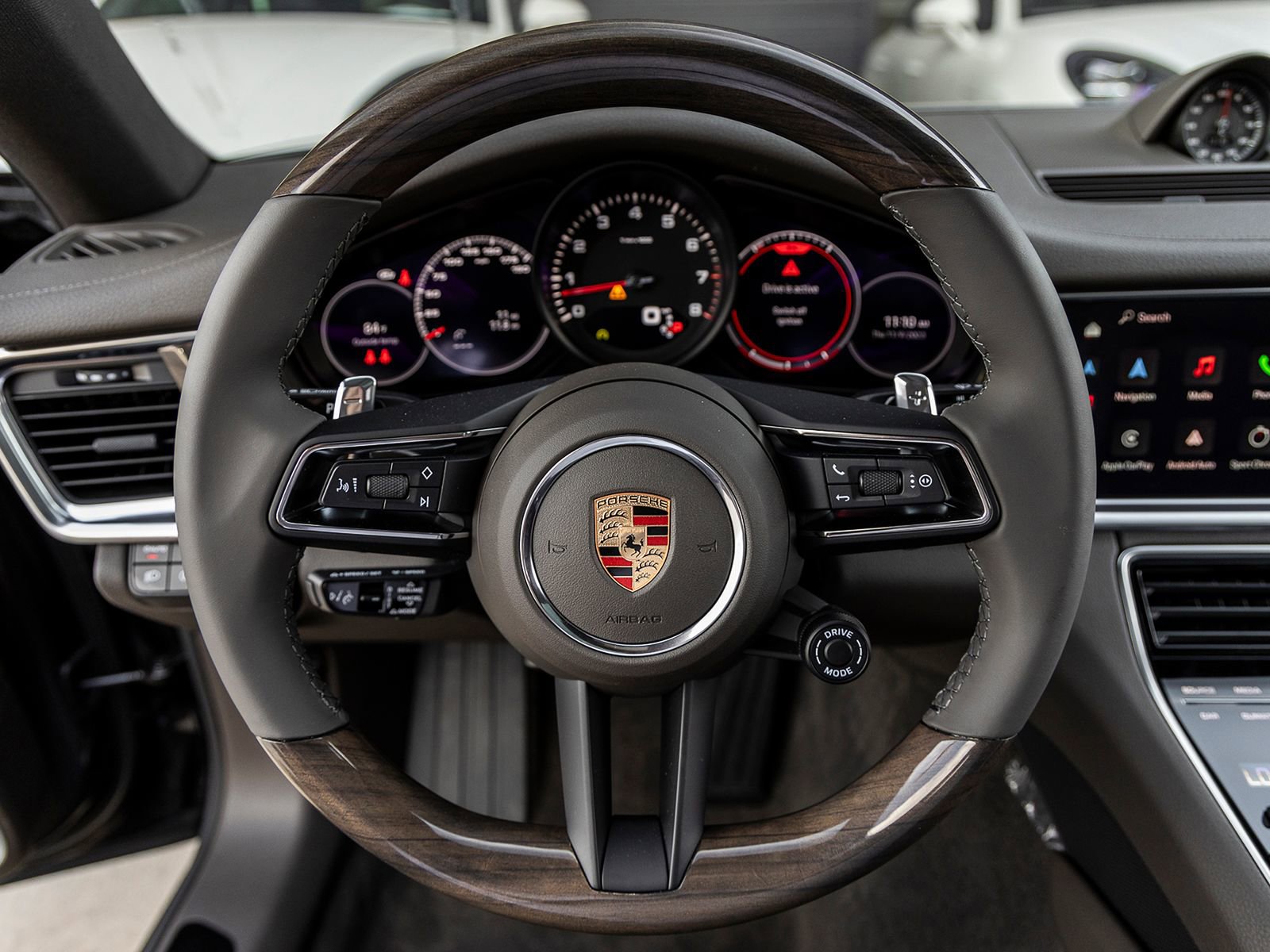 Certified 2023 Porsche Panamera Platinum Edition image 29