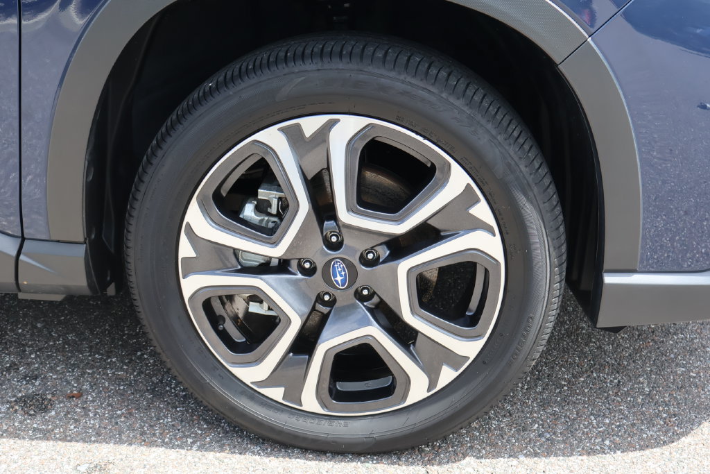Certified 2025 Subaru Ascent Limited AWD/4WD image 12