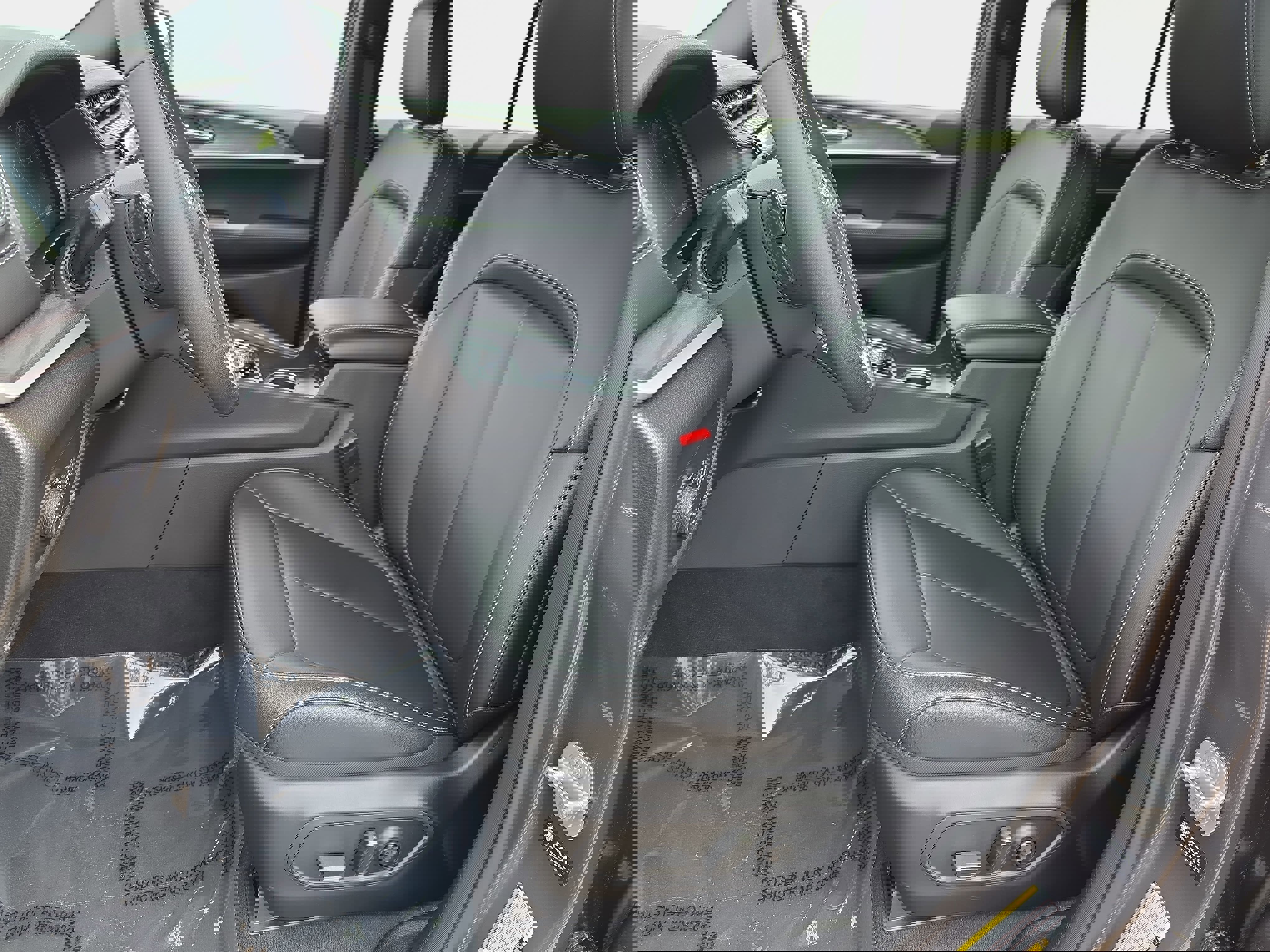 Used 2025 Jeep Grand Cherokee L Limited image 12