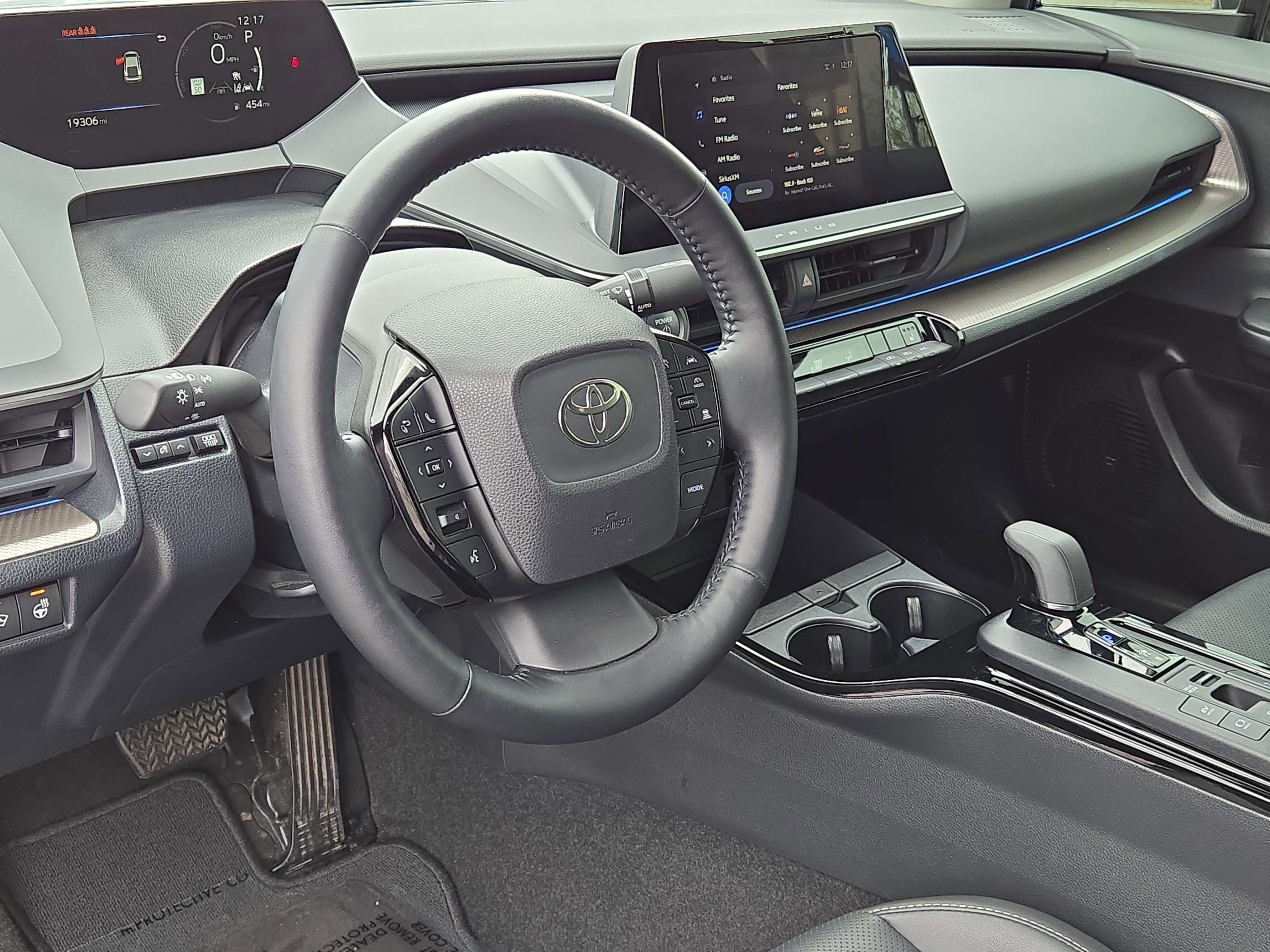Used 2024 Toyota Prius XLE image 18