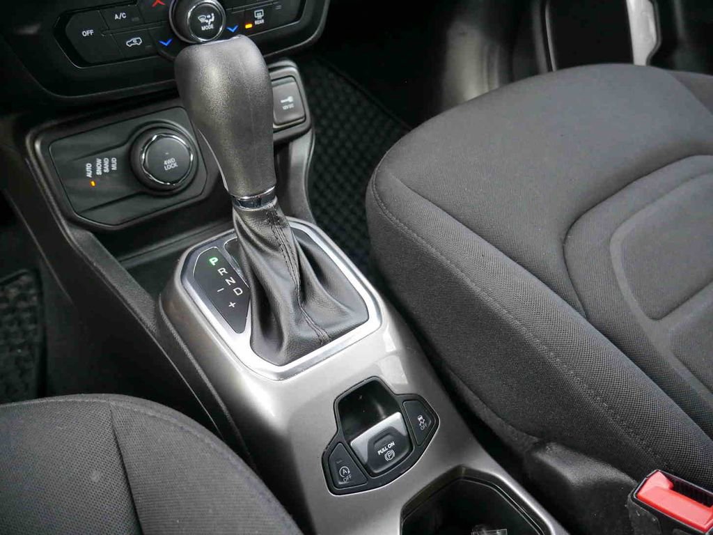 Used 2022 Jeep Renegade Latitude w/ Convenience Group image 26