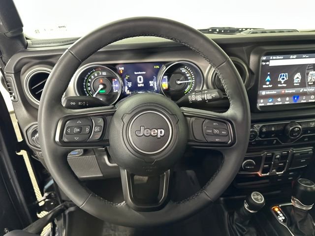 Used 2023 Jeep Wrangler Unlimited w/ Sun & Screen Package image 14